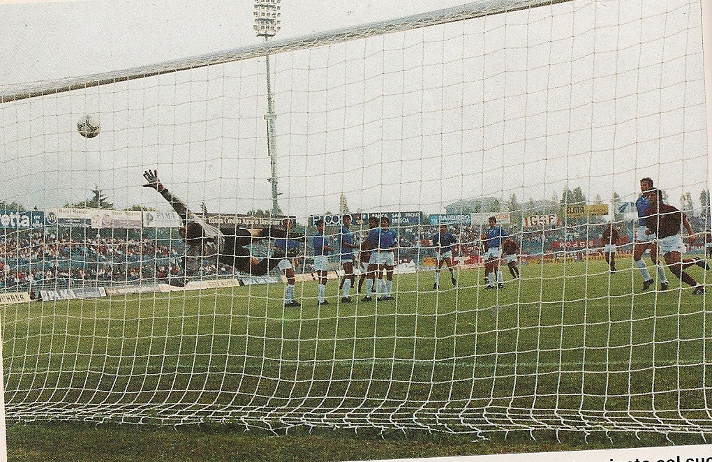 Gol di Pasa su punizione